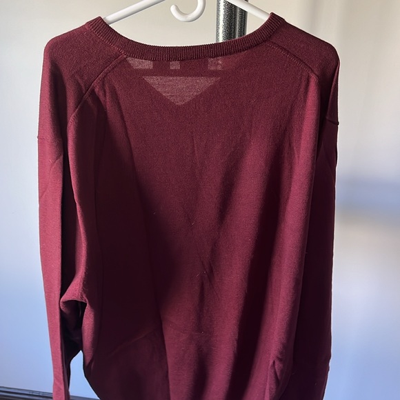 JoS. A. Bank burgundy v-neck sweater. Size XXL. - Picture 4 of 4